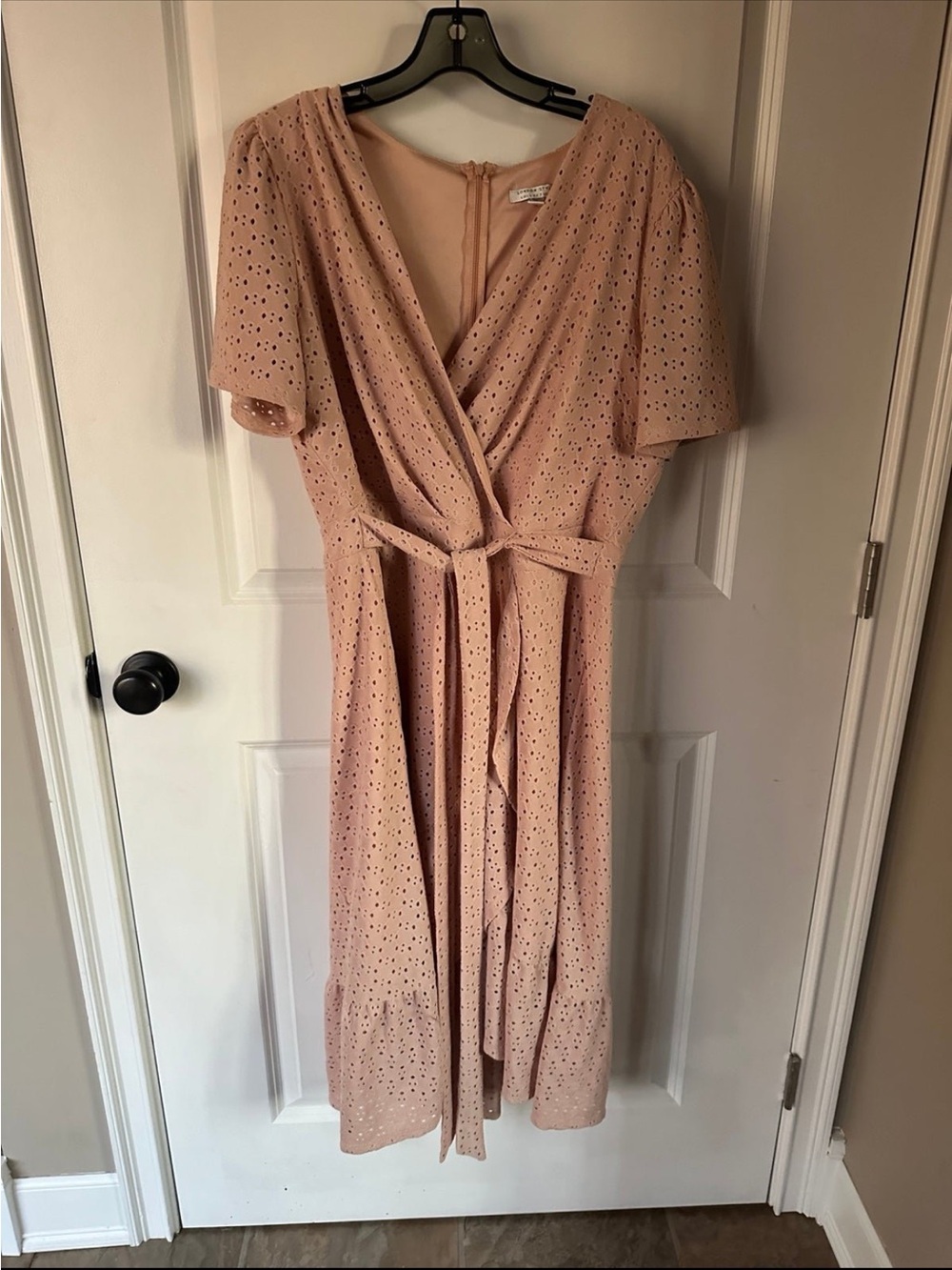 London Style Blush Eyelet Wrap Midi Dress size 18